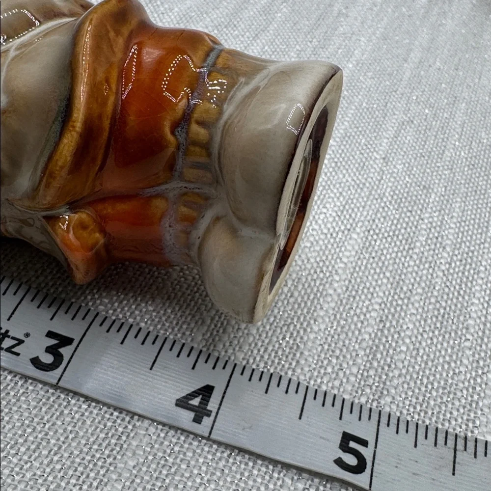 Salt and pepper shakers pilgrims holding pumpkin & apple 4x2” stoppers attached